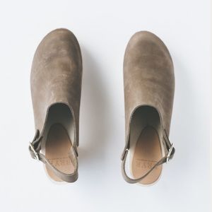 -SOLD- Bryr Susie clog in Sable nubuck